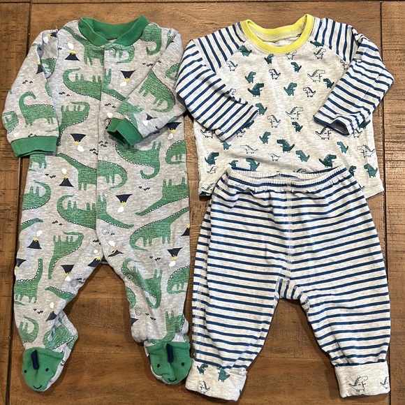 EGG NY & Carter’s Dino Bundle - Picture 1 of 11